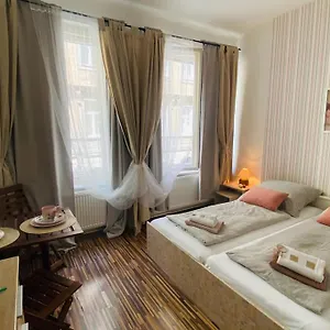  Apartment Old Town Benediktska 6